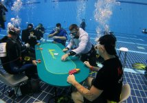 underwaterpoker.jpg