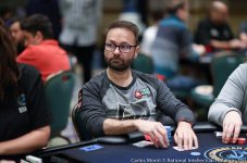 PokerGlasses002DanielNegreanu.jpg